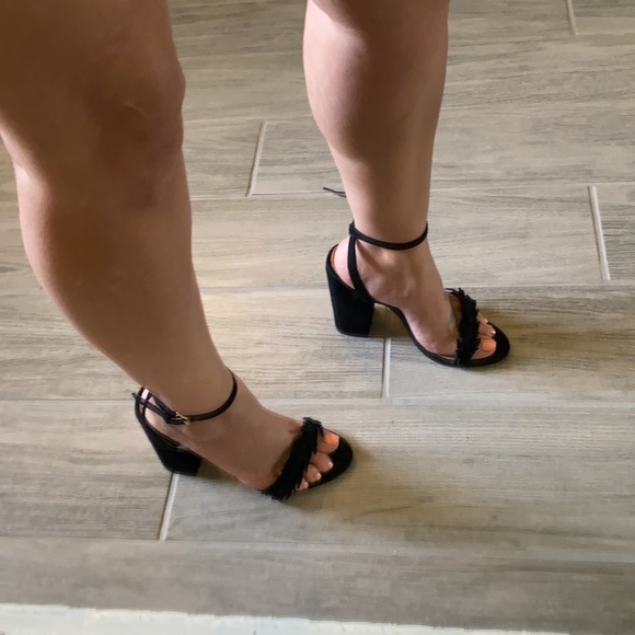 Black loft beautiful sandals. - Picture 6 of 7